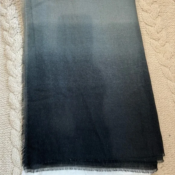 Cushnie Carly Ombré Scarf / Shawl / Coverup - Picture 10 of 11